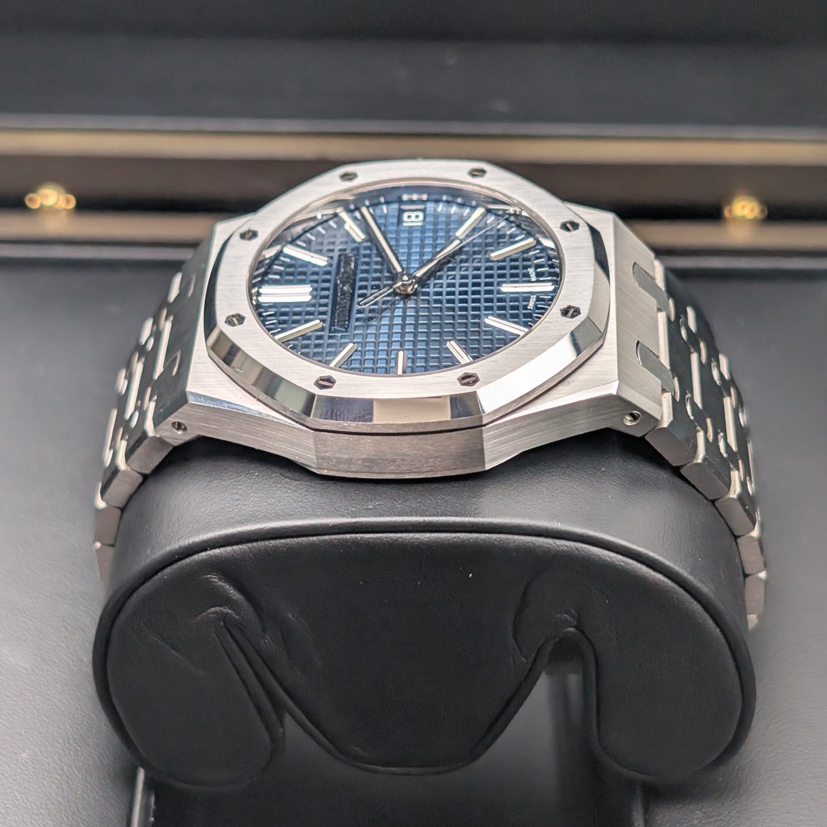 Audemars Piguet 15510ST.OO.1320ST.06 Royal Oak Blue Dial Stainless Steel Bracelet - Image 4